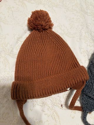 Gorros Zara (caldera  y Gris)