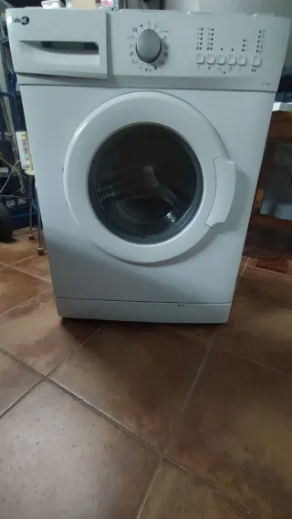 Lavadora Saivod LST 1263 le falta la tapa superior