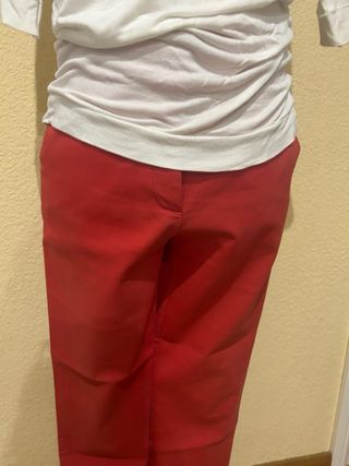 Pantalón clásico rojo Zara