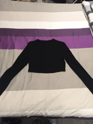 Camiseta corta negra manga larga