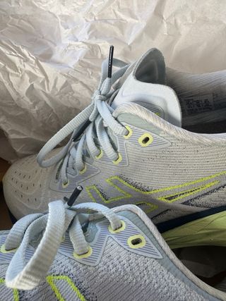 Zapatillas ASICS Running Gris y Verde