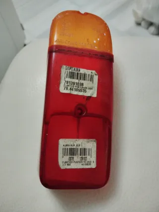 Piloto Trasero Izquierdo Seat 600