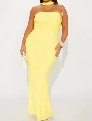 Vestido largo con accesorios