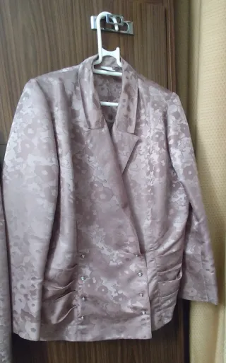 Traje chaqueta y falda talla 48