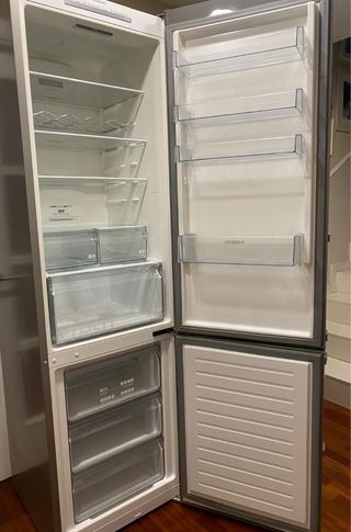 Frigorífico Siemens Inox Combi 366L No Frost