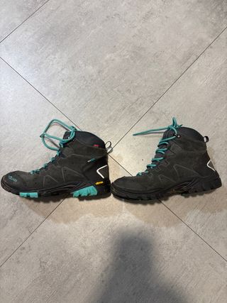 Botas de montaña niño/a. Talla 35
