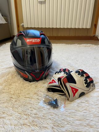 Casco Nolan N87 e guanti Dainese Mig C2