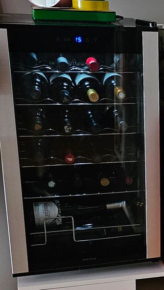 Vinoteca Taurus 24 botellas