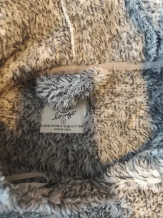 Bata de peluche con diseño de búho