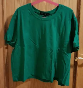 Camiseta verde básica