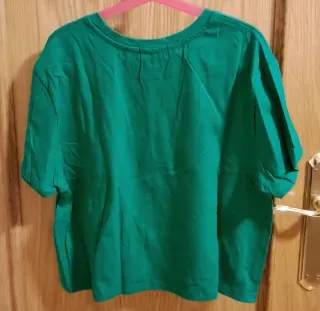 Camiseta verde básica