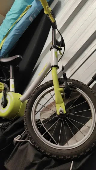 Bicicleta infantil Btwin amarilla