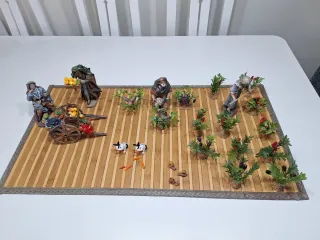 Belén figura barro lienzado artesanal.