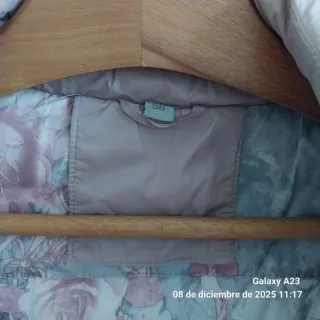 Chaqueta acolchada gris y rosa