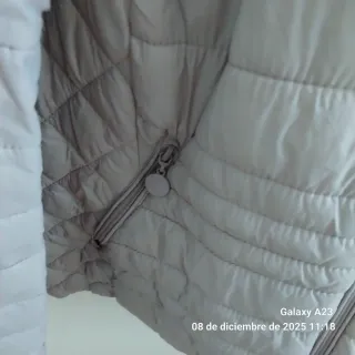 Chaqueta acolchada gris y rosa