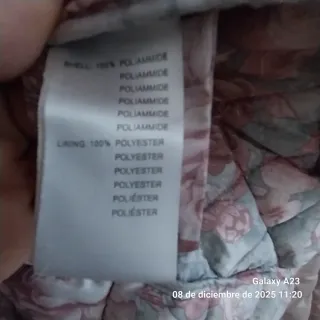 Chaqueta acolchada gris y rosa