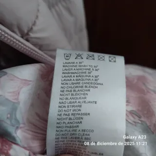 Chaqueta acolchada gris y rosa