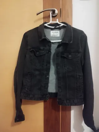 Cazadora tejana negra Pull&Bear Talla M,denim negr