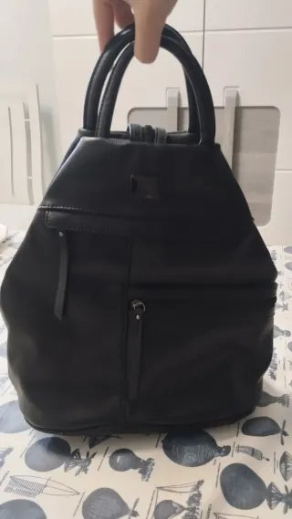 Mochila negra mujer