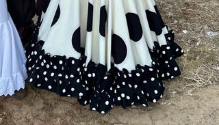 Abito flamenco bianco e nero. Bielasico.