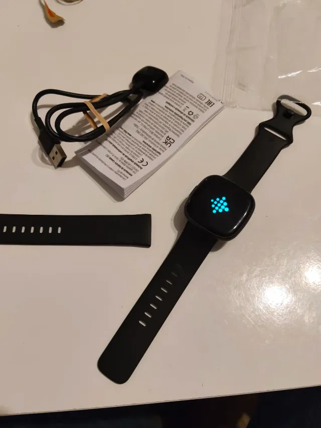 Fitbit Versa 4 Negro