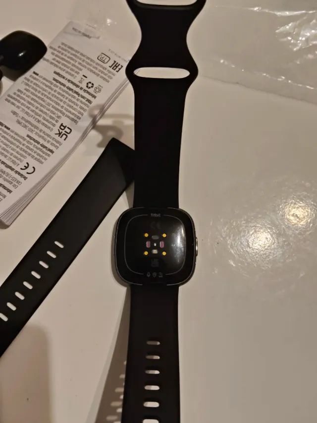 Fitbit Versa 4 Negro