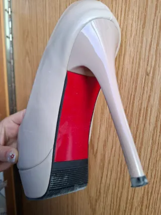 Zapatos de tacón beige