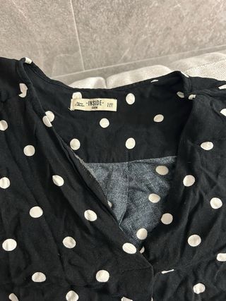 Blusa de lunares negra y blanca