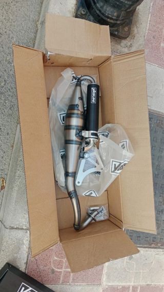 Yasuni Z Escape Piaggio Zip