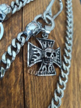 Catena portafoglio con teschio e croce