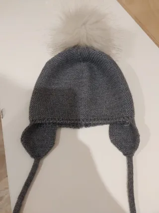 Gorrito bebé Cóndor con pompón