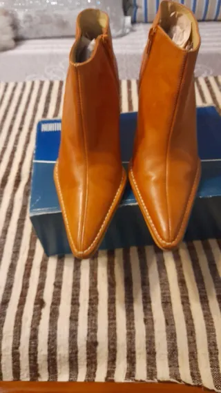 Botines de tacón color teja