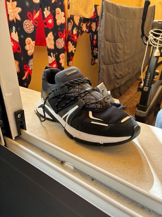 Zapatillas Lacoste Negras y Blancas