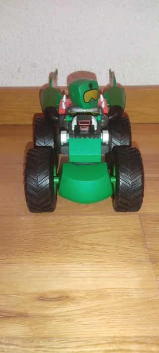 Vehículo todoterreno verde Swamp Riders