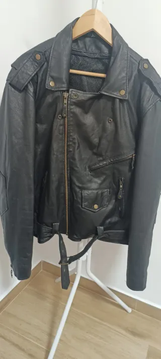 Campera de Piel Negra Talla L