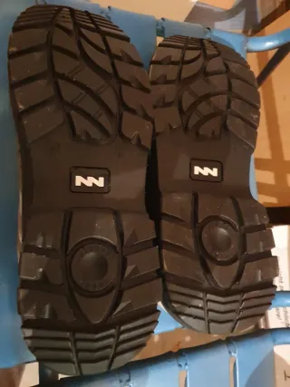 Zapatos KINGSMANN grises con puntera reforzada