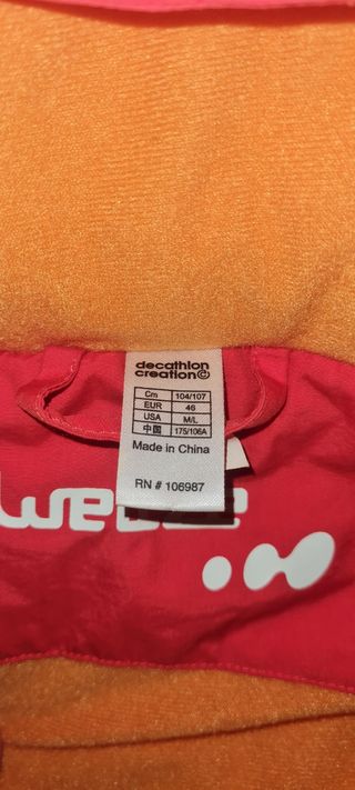 Chaqueta de esquí roja de mujer