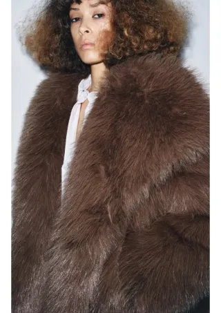 Abrigo pelo corto L Zara Zw collection