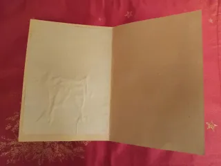 Tarjeta Feliz Año Nuevo bordada a mano