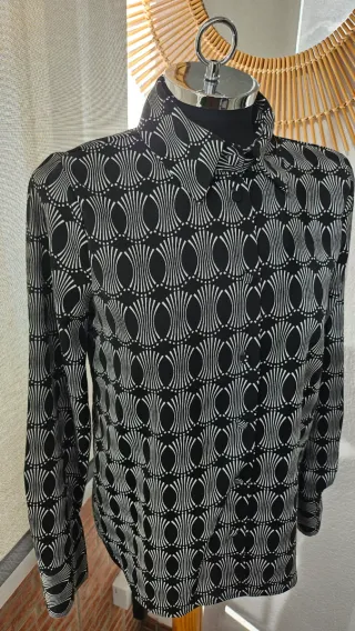 Camisa Zara Talla XS Estampado Geométrico