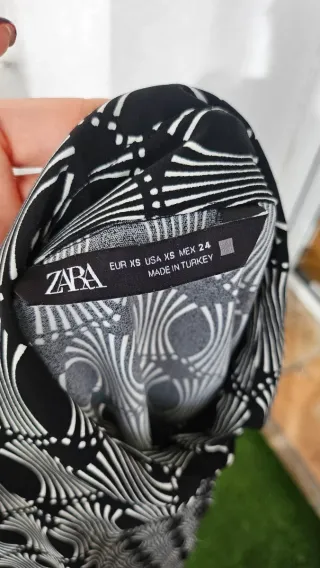 Camisa Zara Talla XS Estampado Geométrico