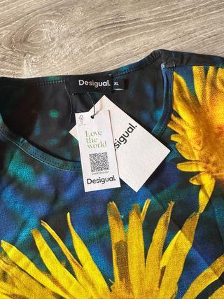 Camiseta Desigual talla M Flores Amarillas