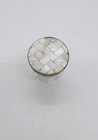 Anello in argento con madreperla