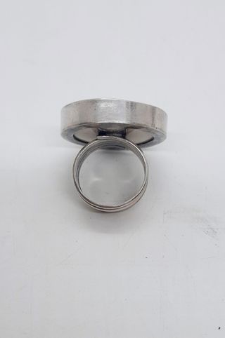 Anello in argento con madreperla