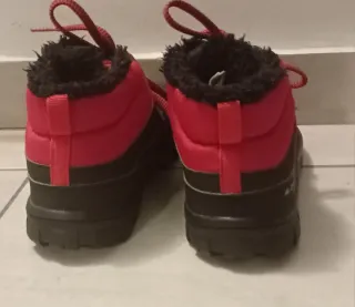 Scarponi Decathlon caldi neri e rossi