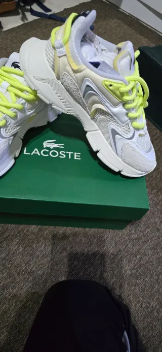 Zapatillas Lacoste Blancas y Amarillas