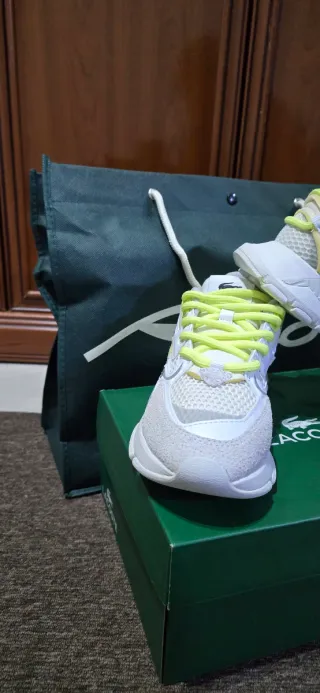 Zapatillas Lacoste Blancas y Amarillas