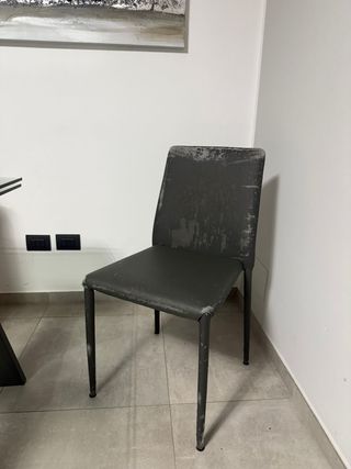 Set 5 sedie grigie + 1 verde