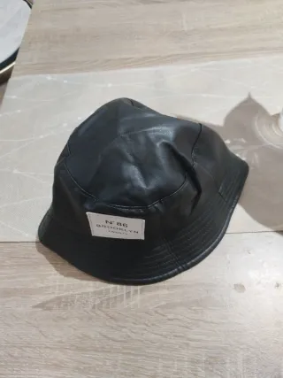 Sombrero pescador negro. Venta en persona. 46680.