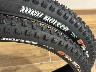 Pneus Maxxis High Roller DH Casing Mullet novos